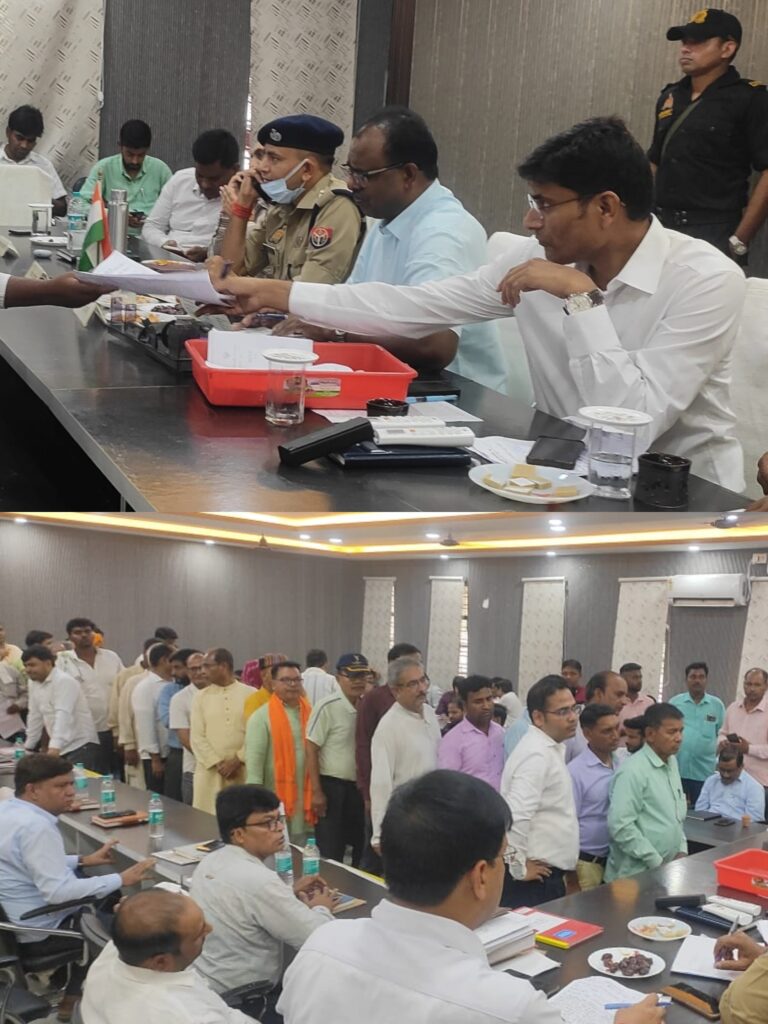 नौतनवा तहसील: संपूर्ण समाधान दिवस में उमड़े फरियादी, डीएम और एसपी ने सुनीं समस्याएं