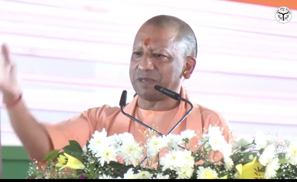 मुख्यमंत्री योगी आदित्यनाथ का संकल्प: "समाज को टूटने नहीं देंगे, राष्ट्र विरोधियों को चकनाचूर करेंगे"