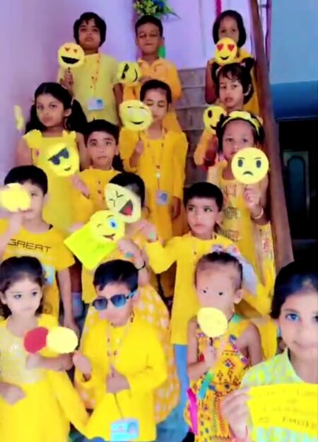 नौतनवा के बचपन स्कूल में विश्व इमोजी दिवस हर्षोल्लास से मनाया गया