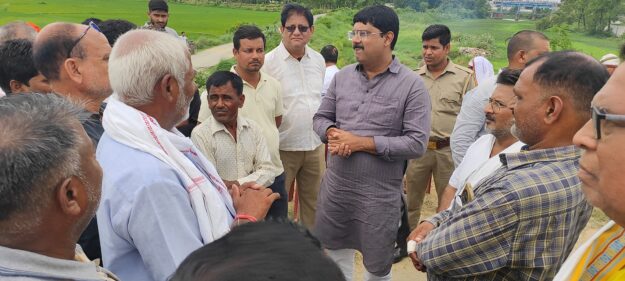 वरिष्ठ पत्रकार उमेश त्रिपाठी के माता जी के निधन से कुनसेरवा में शोक की लहर