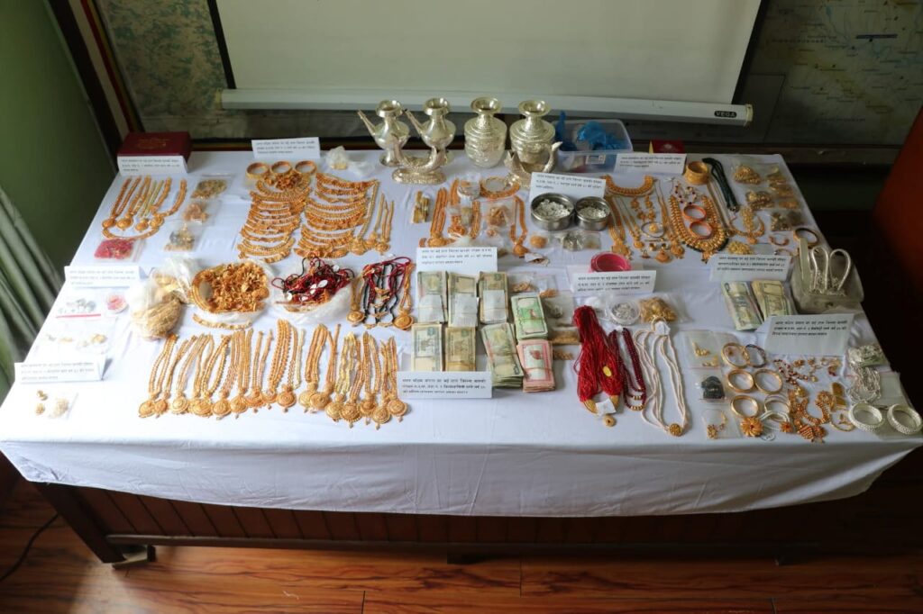 पोखरा में अबैध सोना-चाँदी के साथ 11 भारतीय नागरिक गिरफ्तार