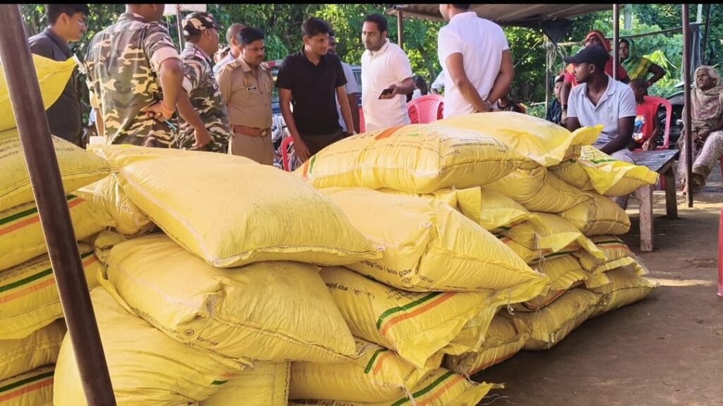 नौतनवा: सीमा पर एसडीएम की छापेमारी में 50 बोरा यूरिया खाद बरामद, सुरक्षा एजेंसियों में हड़कंप