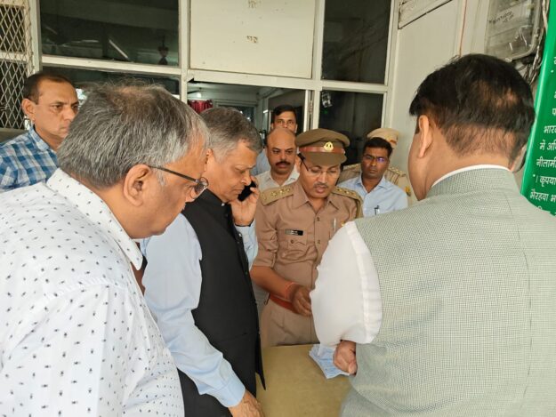 सोनौली बॉर्डर: कस्टम विभाग के आला अधिकारियों का दौरा, सुविधाओं के डिजिटल सुधार पर दिया जोर