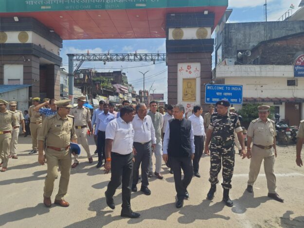 सोनौली बॉर्डर: कस्टम विभाग के आला अधिकारियों का दौरा, सुविधाओं के डिजिटल सुधार पर दिया जोर