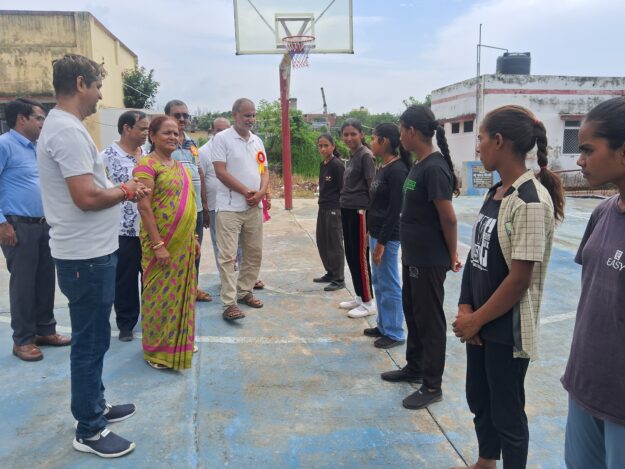 जनपदीय बास्केटबॉल प्रतियोगिता का अध्यक्ष बृजेश मणि त्रिपाठी ने किया शुभारंभ