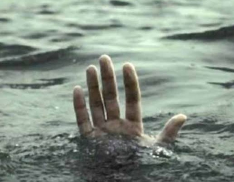बनैलिया माता रोहिन बैराज में मछली पकड़ने के दौरान 13 वर्षीय बालक की डूबकर मौत