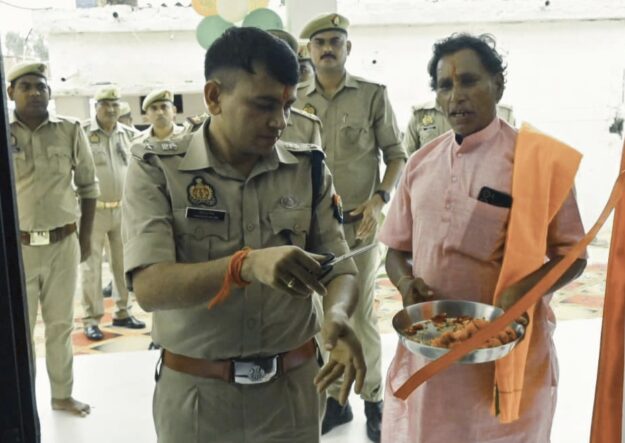 पुलिस अधीक्षक महाराजगंज ने खनुवा पुलिस चौकी का किया उद्घाटन, सीमा सुरक्षा का लिया जायजा