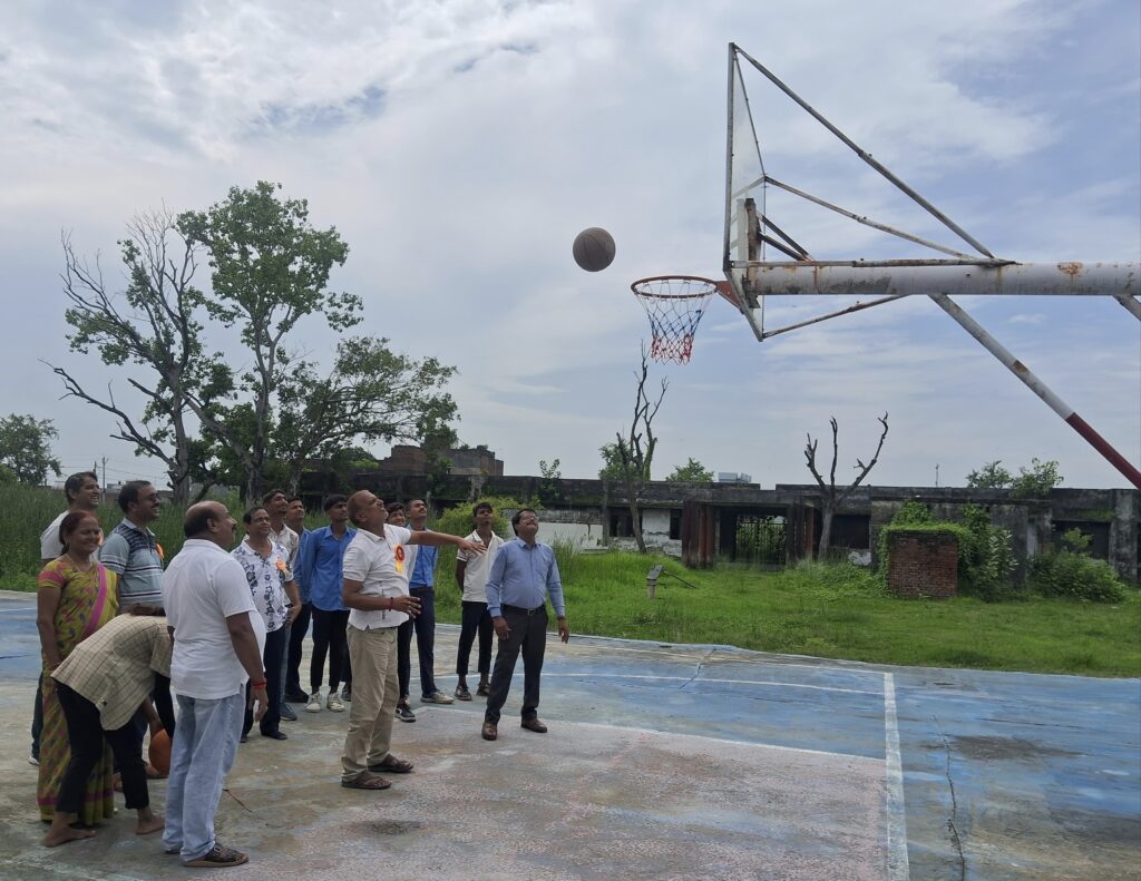 जनपदीय बास्केटबॉल प्रतियोगिता का अध्यक्ष बृजेश मणि त्रिपाठी ने किया शुभारंभ