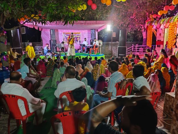 नौतनवा नगर पालिका अध्यक्ष ने किया पंडालों का भ्रमण, की श्रीकृष्ण आराधना