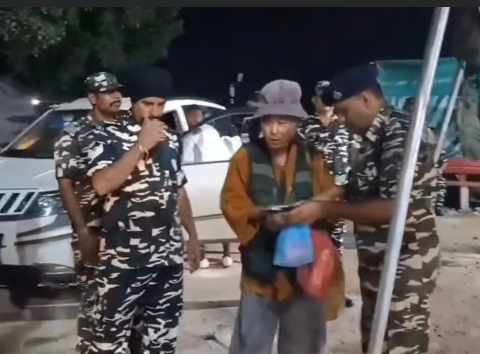 सोनौली बार्डर: भारत में घुसपैठ करने वाले चीनी नागरिक को एसएसबी ने दबोचा