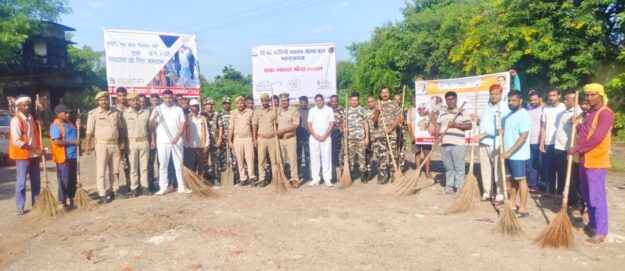 सोनौली में रेहड़ी-पटरी विक्रेताओं को स्वनिधि योजना तथा स्वच्छता का दिया गया प्रशिक्षण