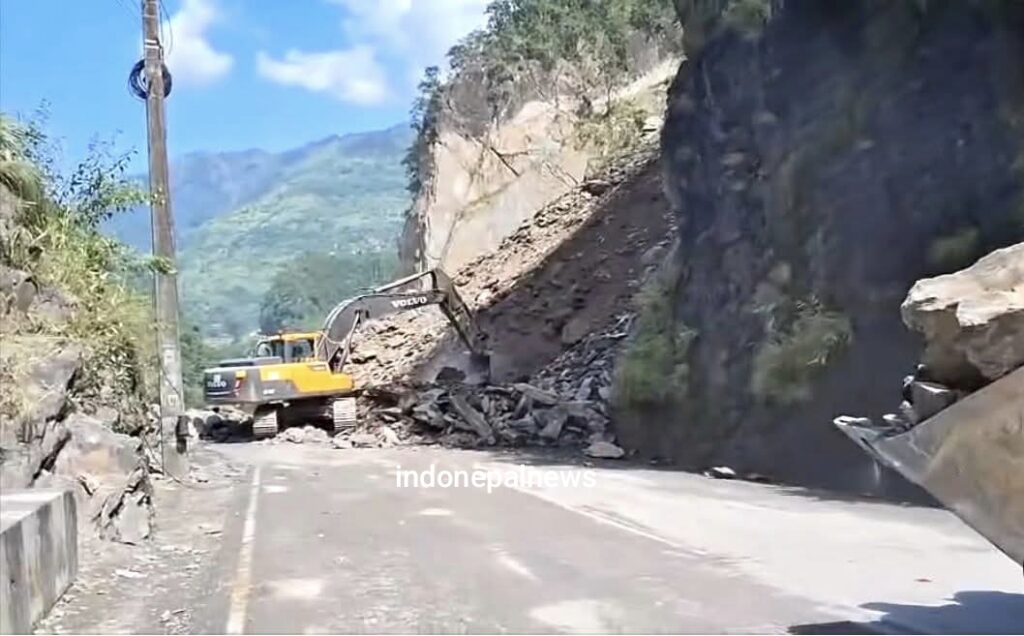 नेपाल नारायणगढ़-मुग्लिन मार्ग बंद, यात्री फंसे, आपातकालीन बैठक आयोजित