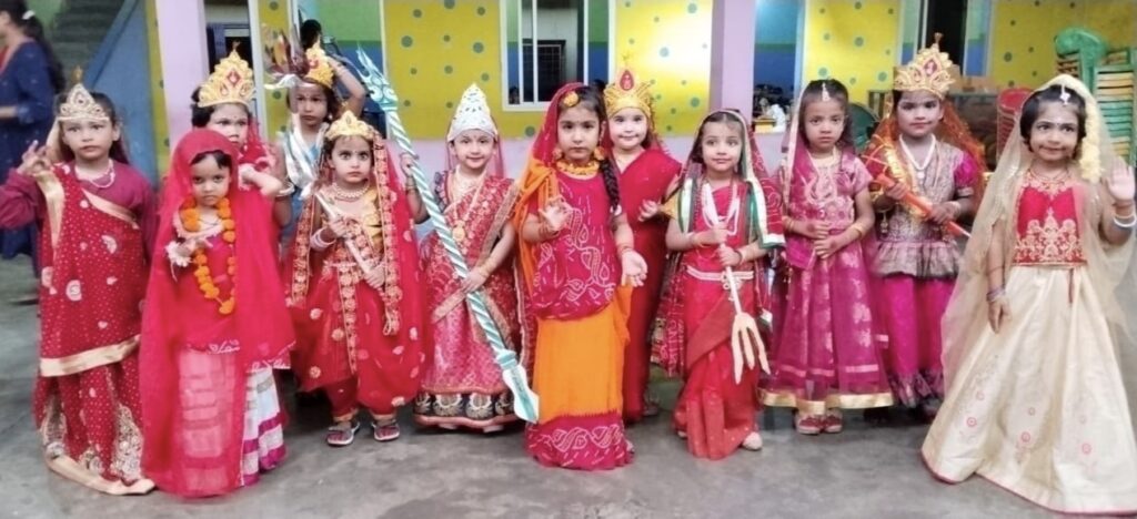 नौतनवा के बचपन स्कूल में धूमधाम से मनाए गए नवरात्रि, दशहरा, गांधी जयंती, शास्त्री जयंती और डॉटर्स डे जैसे पर्व