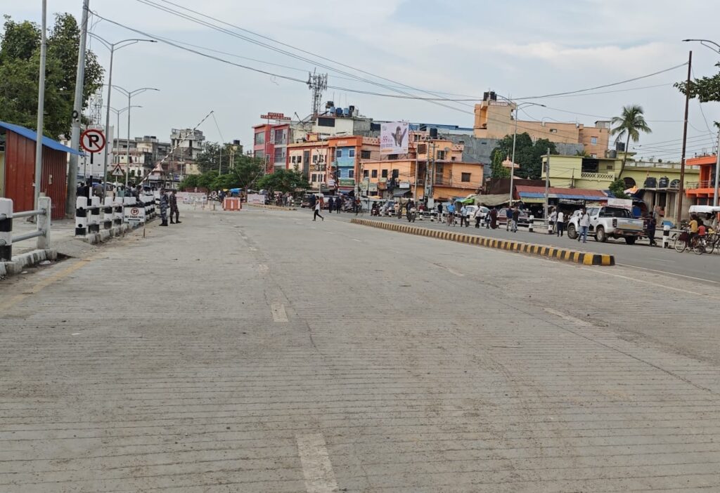 नेपाल में भड़का अब तक का सबसे बड़ा राजनीतिक संकट: राजधानी से गांव तक फैली अराजकता