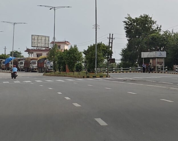 भैरहवा जल उठा, सन्नाटे में तब्दील हुआ शहर: तीन दिन बाद भी पसरा है खौफ"