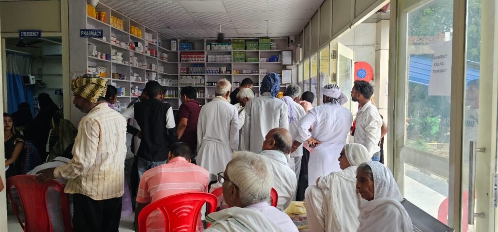 न्यू लाइफ केयर हॉस्पिटल कोल्हुई में लगा निशुल्क परामर्श कैंप,200 से अधिक मरीजों ने लिया लाभ