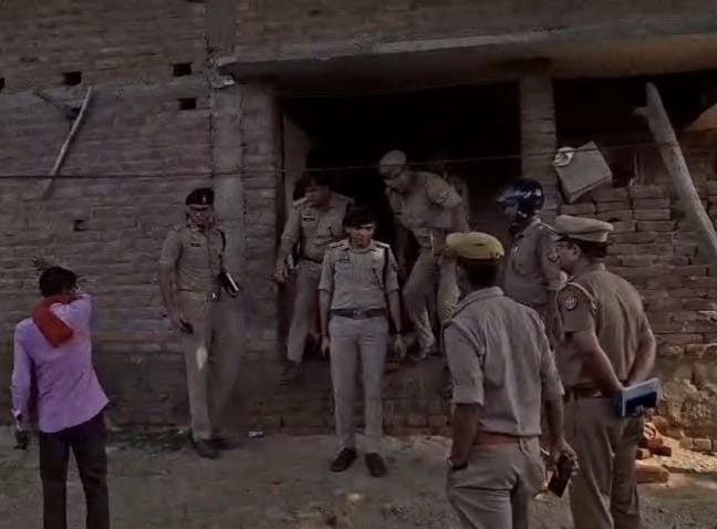 वृद्ध महिला पर धारदार हथियार से जानलेवा हमला, गांव में दहशत का माहौल