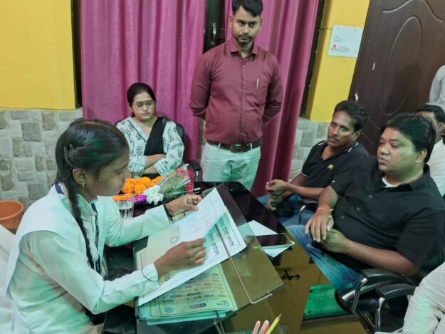 नौतनवा: एक दिन की अधिशासी अधिकारी बनी रिंकला