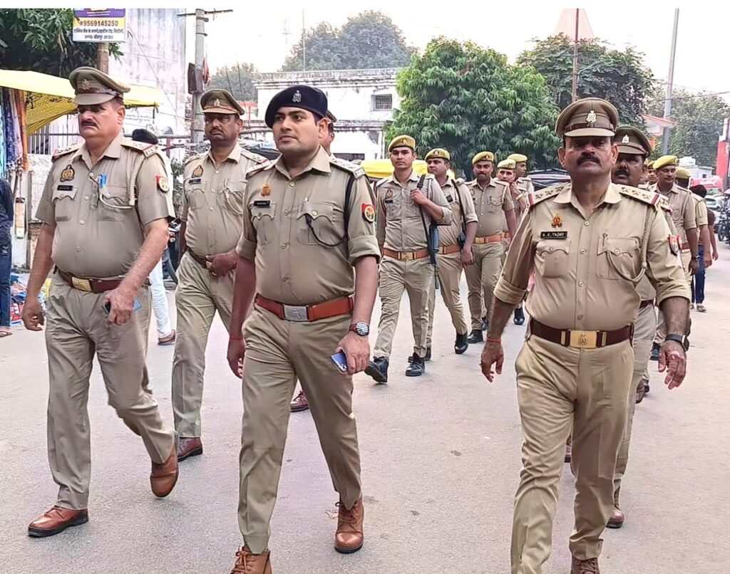 आजम की रिहाई से पहले सीतापुर में पुलिस अलर्ट, धारा 144 लागू