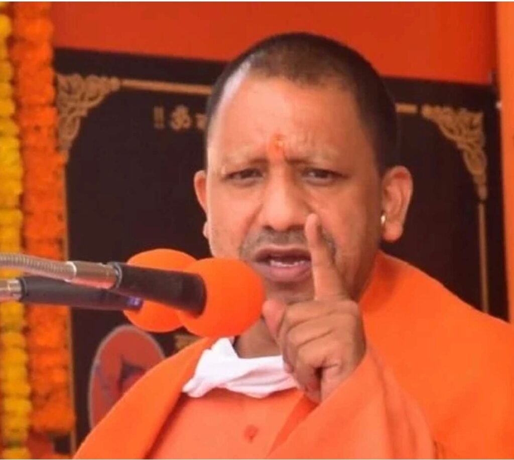 यूपी के सीएम ने कहा: कैसे यूपी को दंगों की आग में झोंककर व्यापार बर्बाद किया गया”