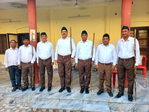 नौतनवा कस्बे में स्वयंसेवकों ने किया पथ संचलन, विधायक, ब्लॉक प्रमुख और चेयरमैन भी होगें शामिल