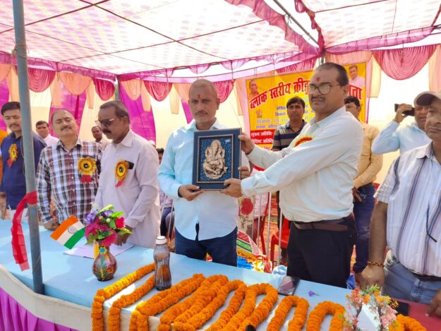 नौतनवा चेयरमैन ब्लॉक स्तरीय खेल प्रतियोगिता का किया भव्य उद्घाटन