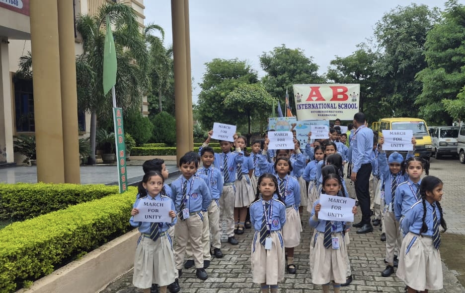 नौतनवा के ए.बी. इंटरनेशनल स्कूल में धूमधाम से मनाया गया राष्ट्रीय एकता दिवस