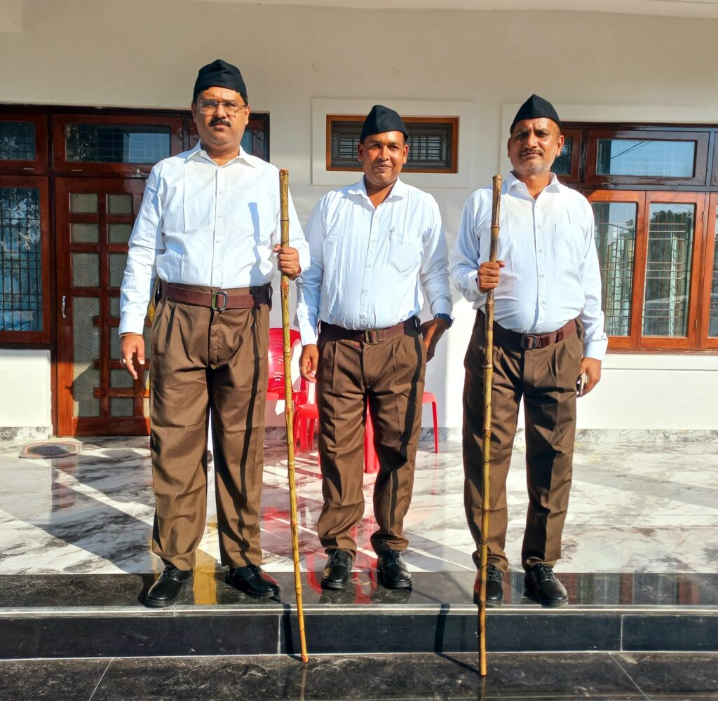 नौतनवा कस्बे में स्वयंसेवकों ने किया पथ संचलन, विधायक, ब्लॉक प्रमुख और चेयरमैन भी होगें शामिल