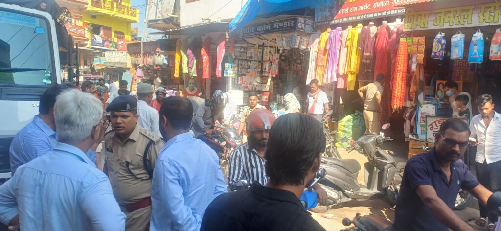 सोनौली में एसडीएम नौतनवा के नेतृत्व में छापेमारी, भारी मात्रा में अवैध पटाखा बरामद