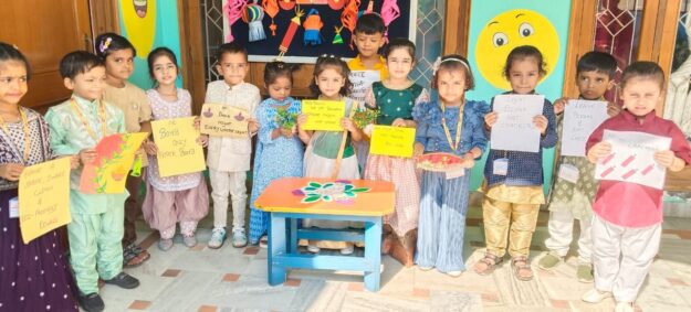 बचपन स्कूल नौतनवा में बच्चों ने मनाई इको-फ्रेंडली और सांस्कृतिक दीपावली