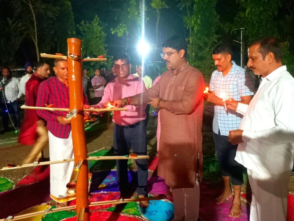 दीपोत्सव कार्यक्रम में शामिल हुए विधायक नौतनवा, सोनौली में भाजपा कार्यकर्ताओं से की मुलाकात