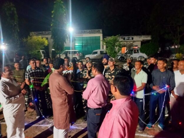 दीपोत्सव कार्यक्रम में शामिल हुए विधायक नौतनवा, सोनौली में भाजपा कार्यकर्ताओं से की मुलाकात