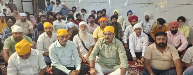 विधायक ऋषि त्रिपाठी ने गुरु नानक देव जयंती पर गुरुद्वारे में मत्था टेका