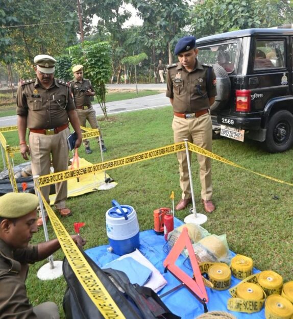 एसपी सोमेंद्र मीना ने पुलिस लाइन परेड का किया निरीक्षण