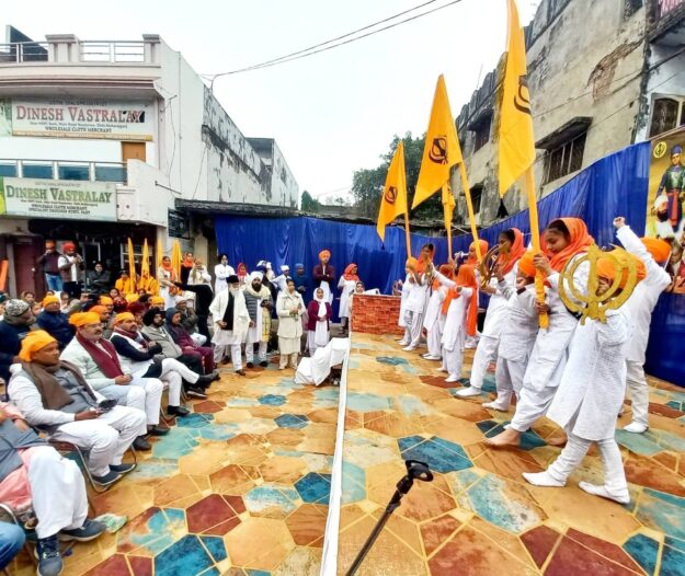 वीर बाल दिवस पर नौतनवा में निकली नमन यात्रा, विधायक ऋषि त्रिपाठी ने गुरु साहिबजादों को किया नमन