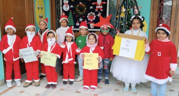 नौतनवा के बचपन स्कूल में धूमधाम से मनाया गया क्रिसमस