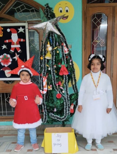 नौतनवा के बचपन स्कूल में धूमधाम से मनाया गया क्रिसमस