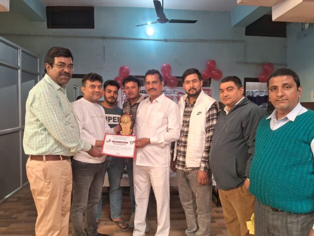 मैक्ससीटी हॉस्पिटल नौतनवां में रक्तदान एक महादान-अध्यक्ष बृजेश मणि त्रिपाठी