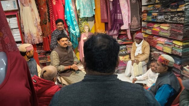 नौतनवा के हर सुख-दुख में विधायक ऋषि त्रिपाठी, देर रात तक जनसंपर्क बना चर्चा का विषय