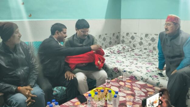 नौतनवा के हर सुख-दुख में विधायक ऋषि त्रिपाठी, देर रात तक जनसंपर्क बना चर्चा का विषय