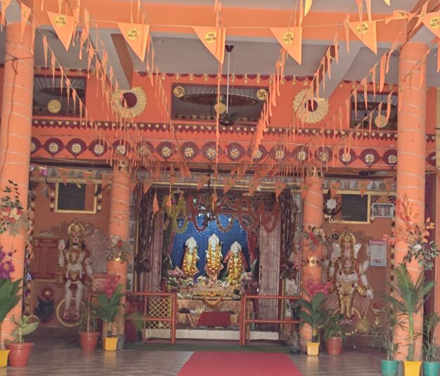 सोनौली में अति प्राचीन श्री राम जानकी मंदिर का 20वां स्थापना दिवस धूमधाम से मनाया जा रहा