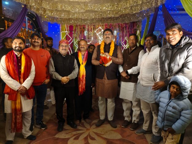 नौतनवा में मां बनैलिया का 35वां स्थापना दिवस, विधायक ऋषि त्रिपाठी ने की पूजा-अर्चना