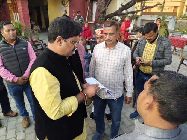 नौतनवा: एसआईआर कार्यों की प्रगति पर विधायक ऋषि त्रिपाठी ने की समीक्षा