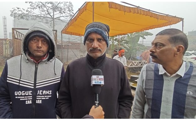 नौतनवा में श्रद्धा व उत्साह के साथ नगर अध्यक्ष के नेतृत्व में जगह-जगह खिचड़ी सहभोज