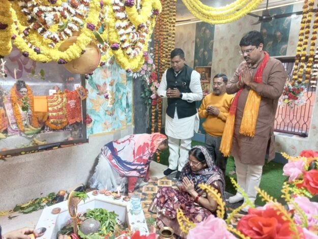 महाशिवरात्रि पर “बम बम भोले” से गूंज उठा नौतनवा