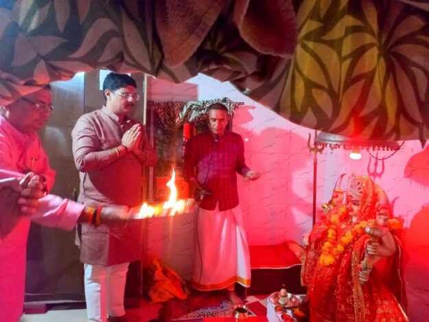 नौतनवा विधानसभा क्षेत्र में आज जश्न का माहौल: विधायक ऋषि त्रिपाठी का मनाया जा रहा 44वां जन्मदिन