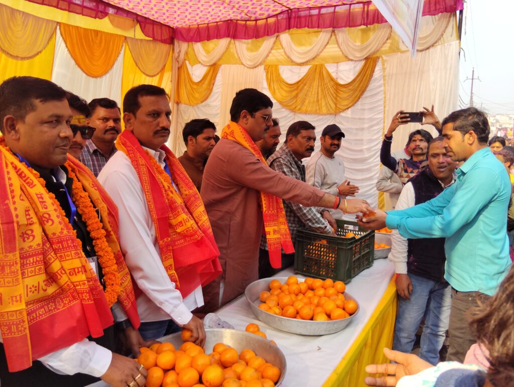 महाशिवरात्रि पर “बम बम भोले” से गूंज उठा नौतनवा