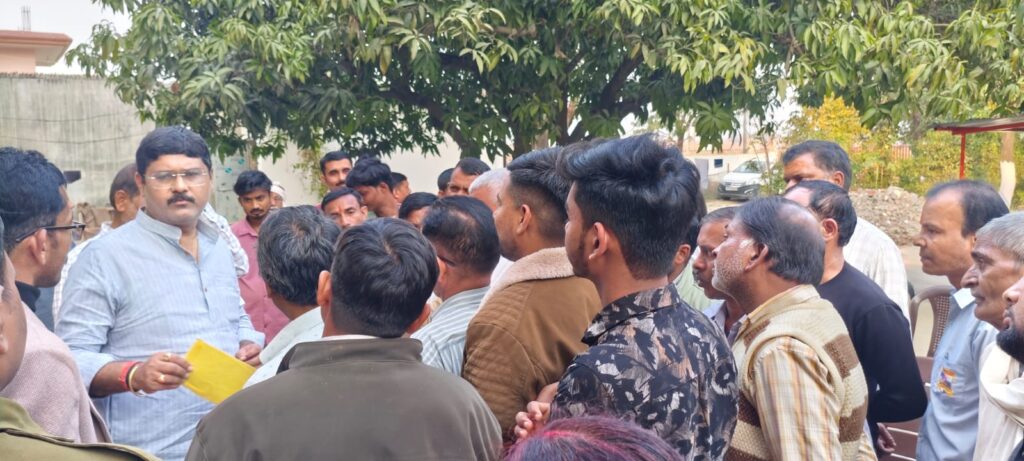 जनसंवाद कार्यक्रम में विधायक ऋषि त्रिपाठी बोले—पानी और सड़क होगी प्राथमिकता