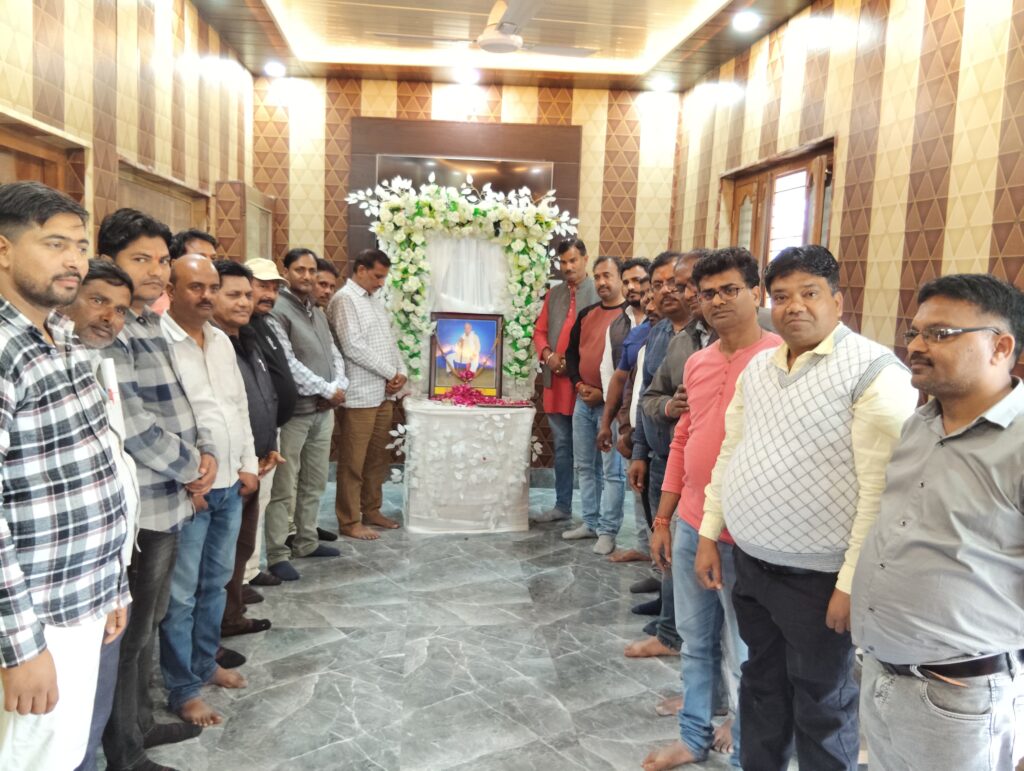 नौतनवां चेयरमैन के पिता स्व. राजेंद्र मणि त्रिपाठी की पुण्यतिथि पर भावभीनी श्रद्धांजलि