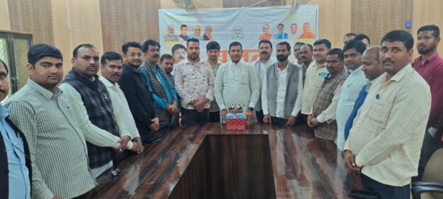 नौतनवा विकासखंड में खुशी की बहार, विधायक ऋषि त्रिपाठी का 44वां जन्मदिन खास अंदाज़ में